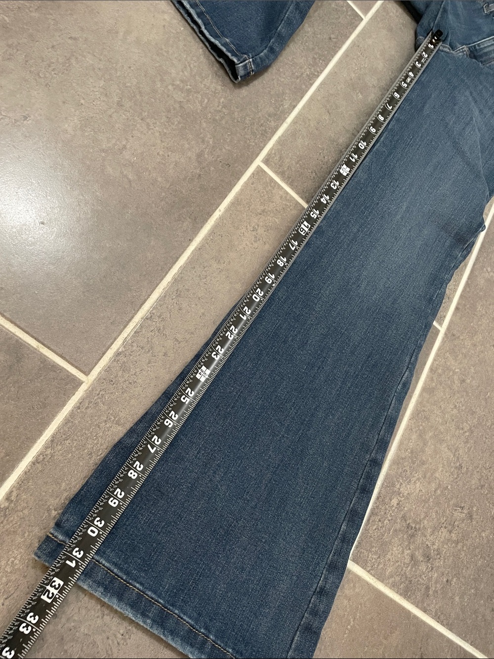 Wrangler Bespoke Flare Jeans size 26X32 - Picture 7 of 10